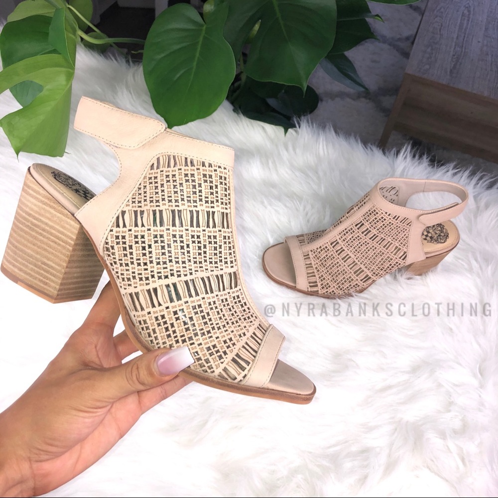 SOLD - Vince Camuto: Keannie Sandal